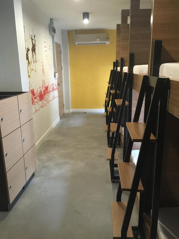 Bunk Bed Mixed Dormitory Room