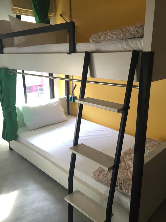 Bunk Bed Mixed Dormitory Room